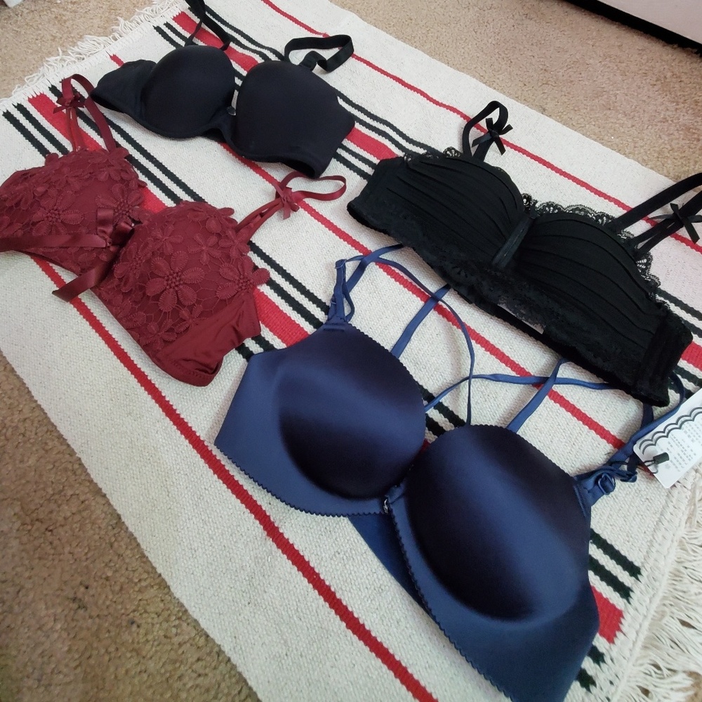 Four 32B bra
